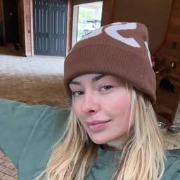 Chloe 