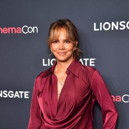 HALLE BERRY 