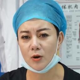 W自家女青年