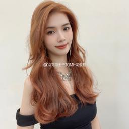 带货主播女