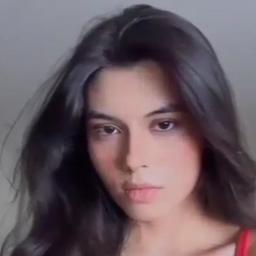 Larissa liveir