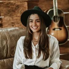 Isadora pompeo 